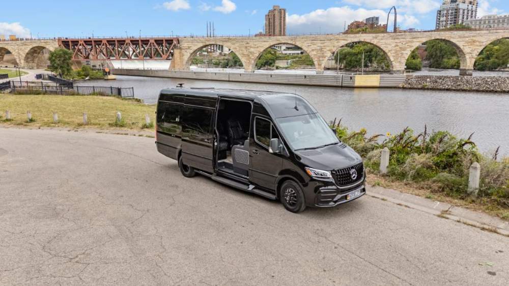 MN Black Car Mercedes-Benz Sprinter, interior lighting