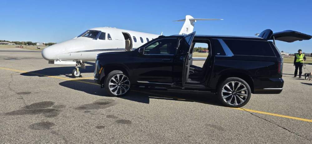 MN Black Car airport pickup service, view 1